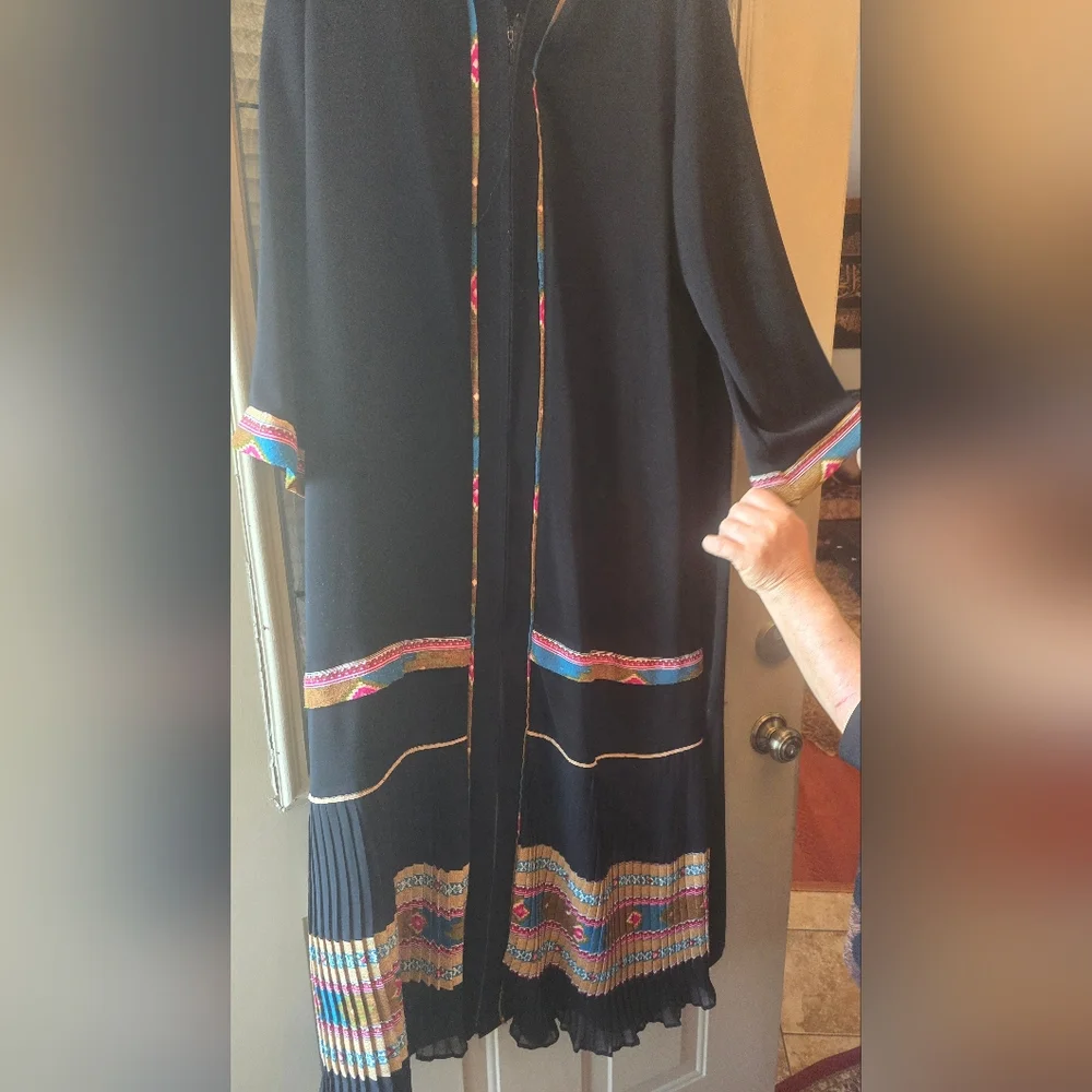 ✨ Trendy & Unique Abaya – Modern Elegance Meets Tradition ✨ - Picture 3 of 9